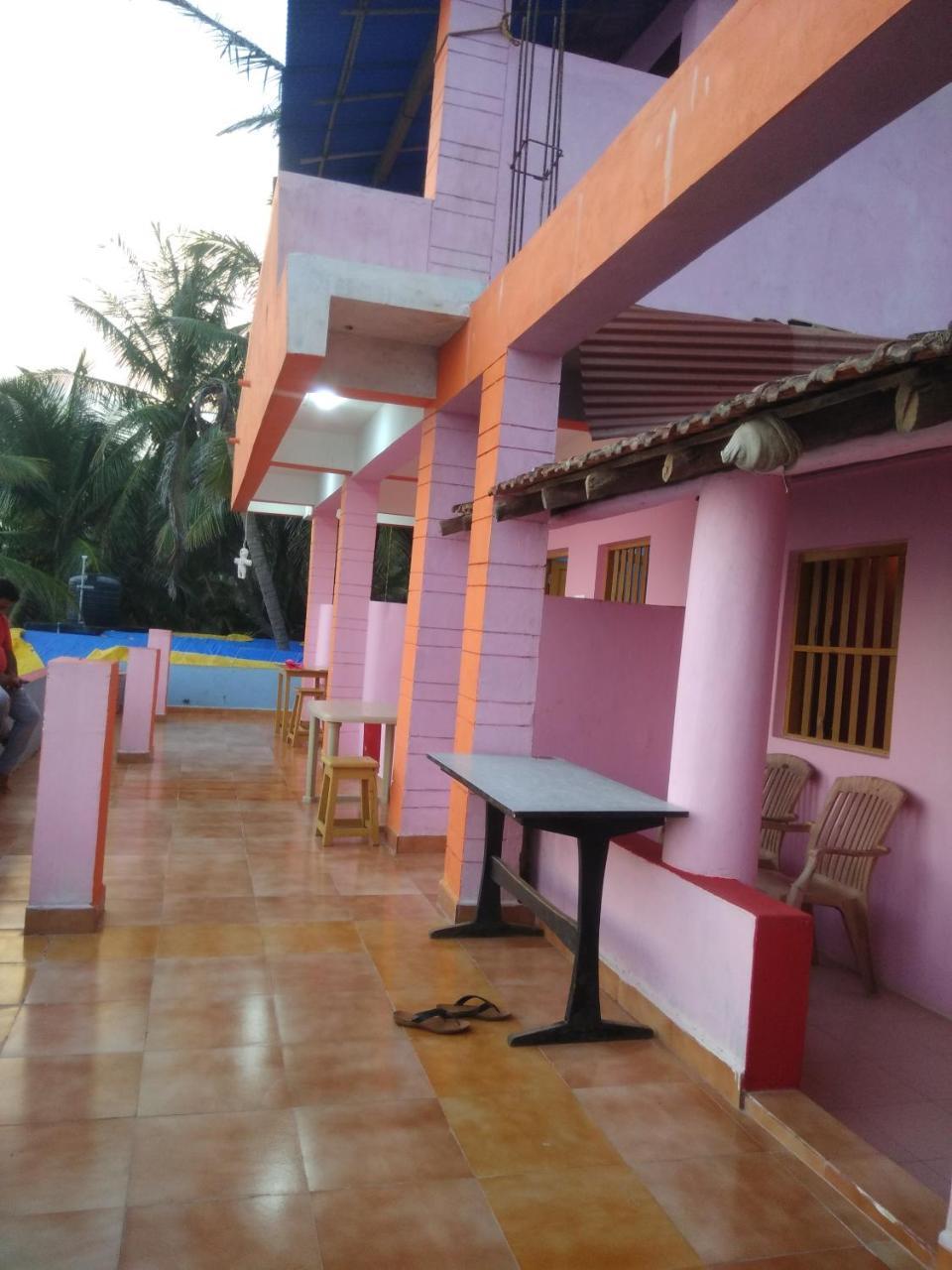 Om Ganesh Naik Guest House Arambol Exterior photo