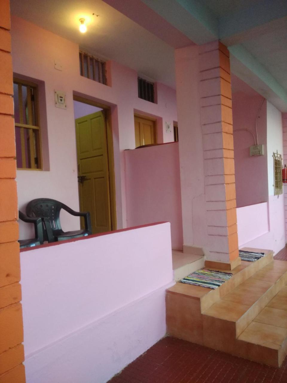 Om Ganesh Naik Guest House Arambol Exterior photo