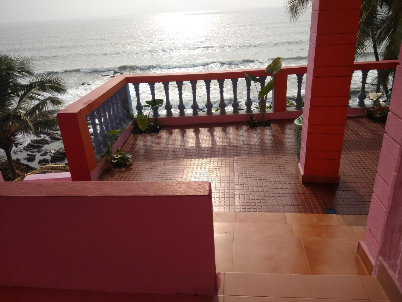 Om Ganesh Naik Guest House Arambol Exterior photo